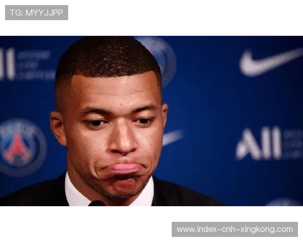 姆巴佩赛后拒绝握手,队友表情耐人寻味 姆巴佩赛后拒绝握手,队友表情耐人寻味