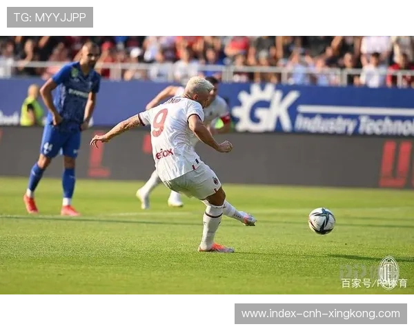 AC米兰角球造成混乱,吉鲁连续补射终破门 AC米兰角球造成混乱,吉鲁连续补射终破门