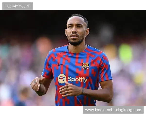 奥巴梅扬跑位精准：洞悉速度与智慧的锋线艺术