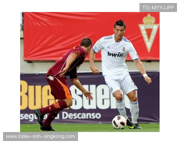 菲利克斯挑球过人后低射得手